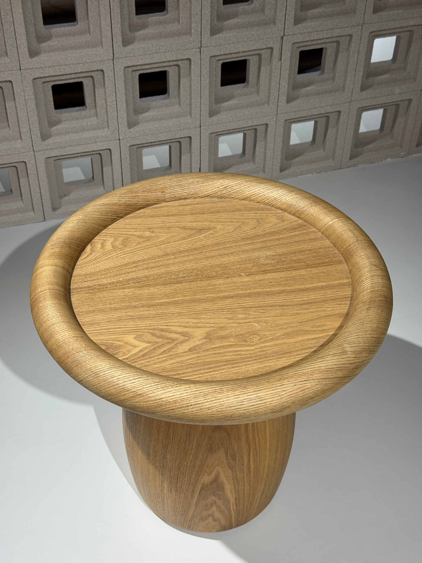 Rounded side table — oak view 2