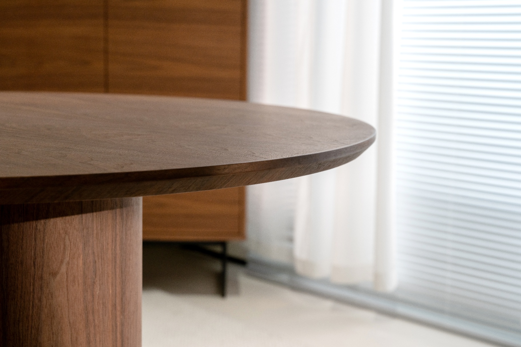 Cluster pedestal table view 2
