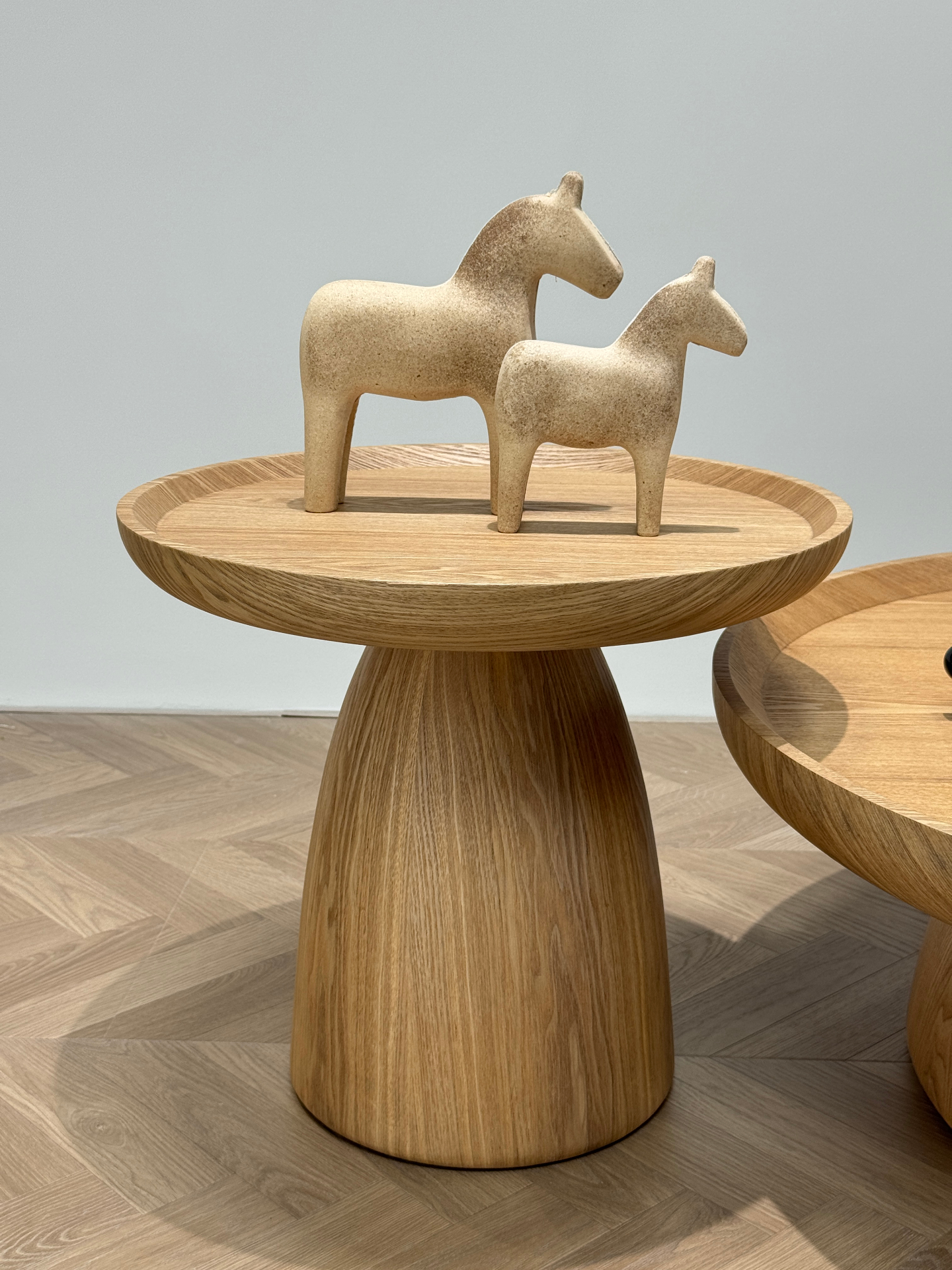 Natural oak pedestal set view 3