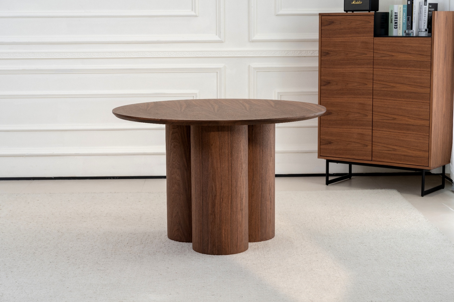 Cluster pedestal table